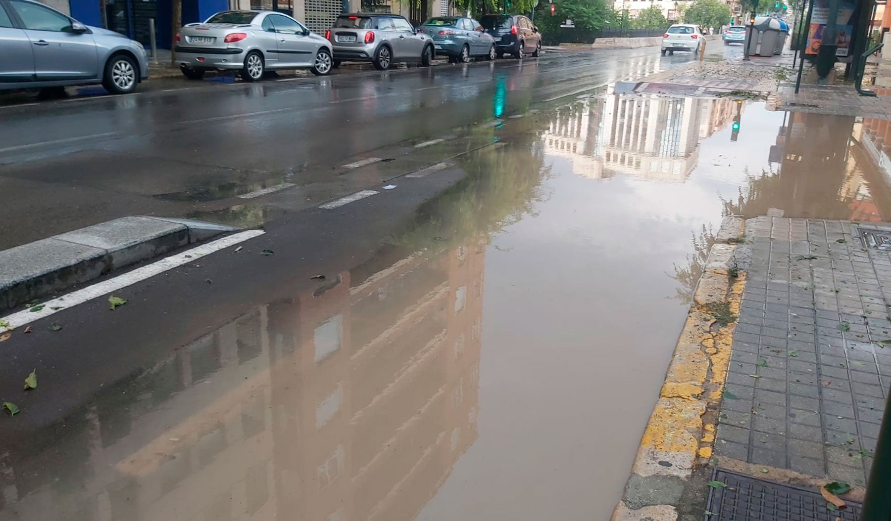 La tormenta ha provocado problemas en algunos semáforos y pequeñas inundaciones en las calles de Alcoy