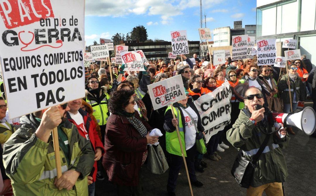 Trabajadores de los PACs durante una de sus protestas. 