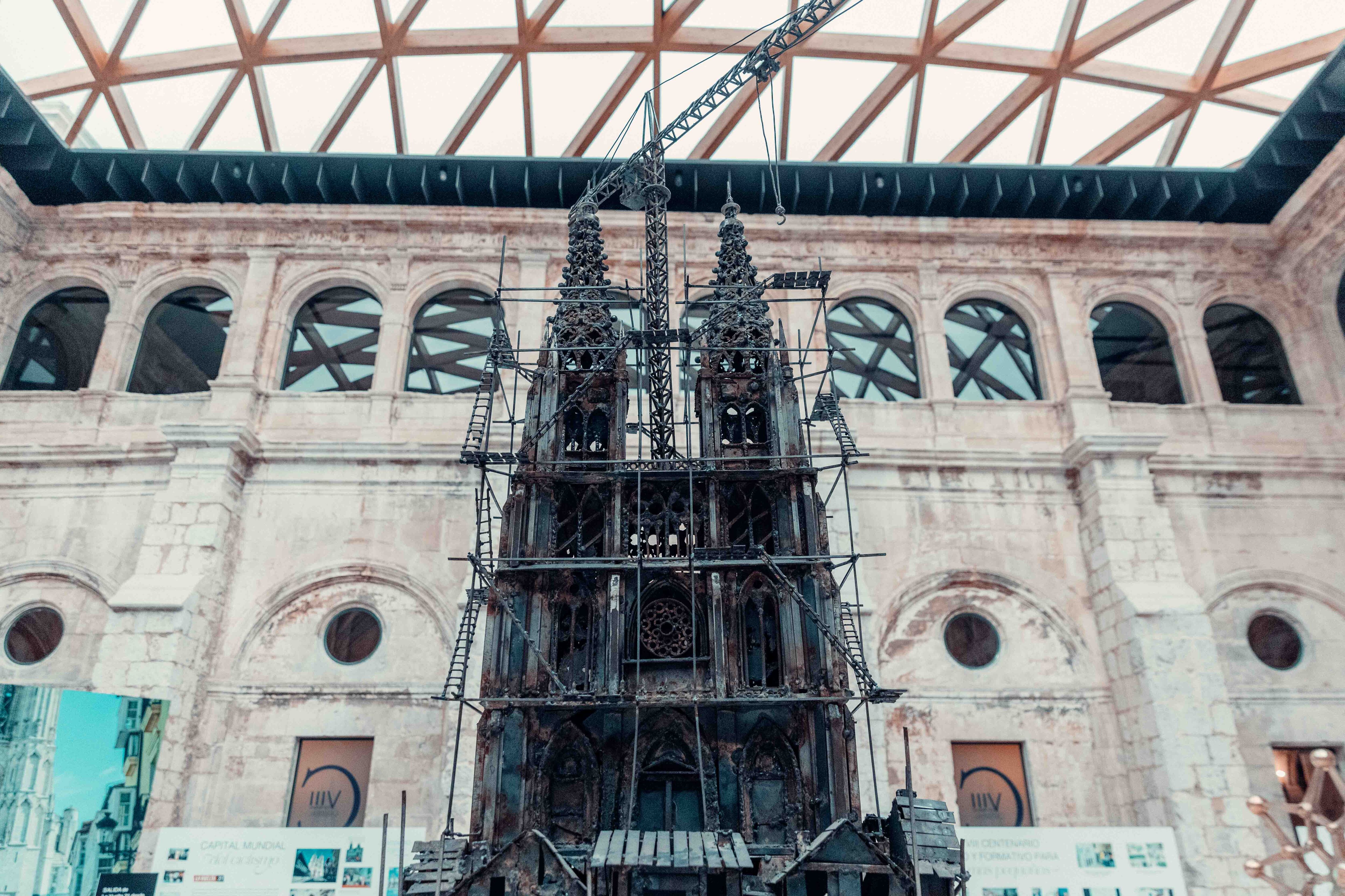 El claustro del Monasterio de San Juan ha sido el núcleo de la exposición sobre el VIII Centenario de la Catedral