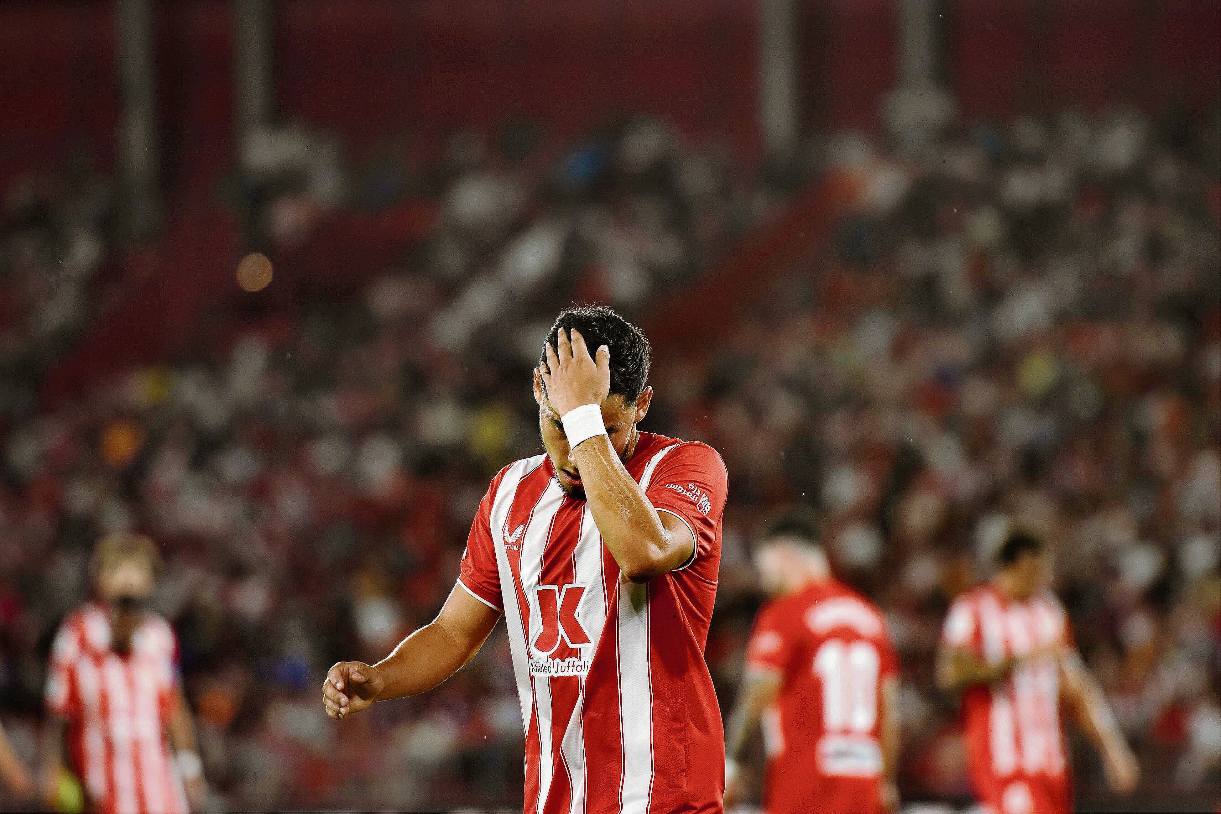 Lucas Robertone lamentándose de una acción en la primera parte.