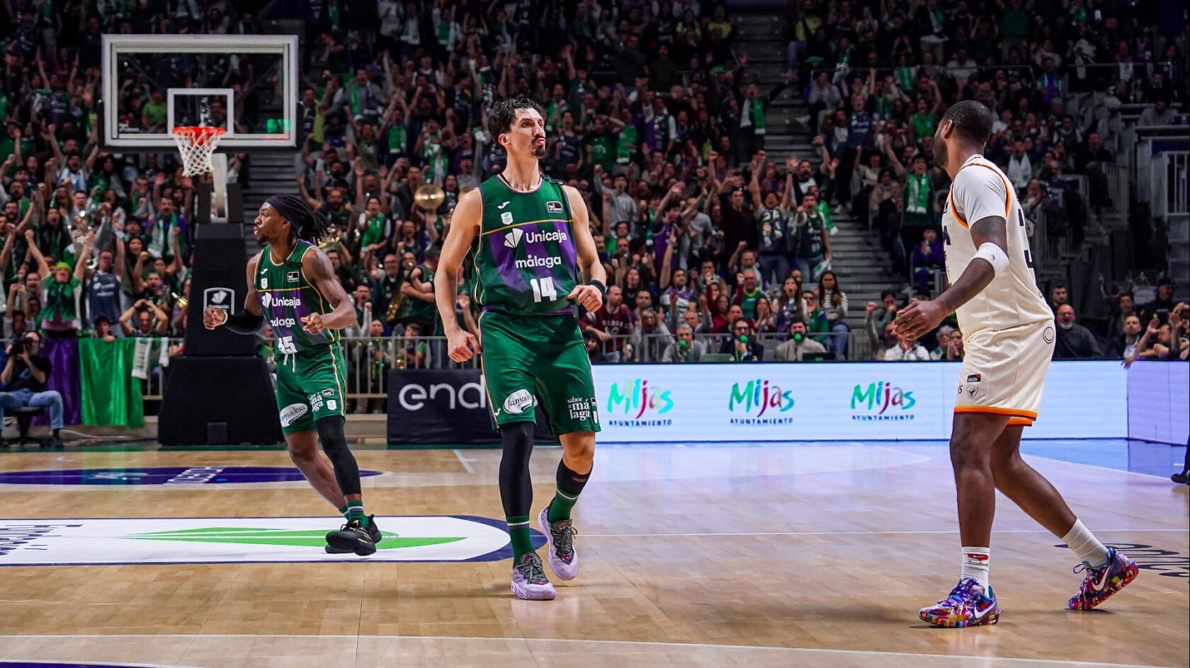 El Unicaja sufrió para vencer en la prórroga al UCAM Murcia