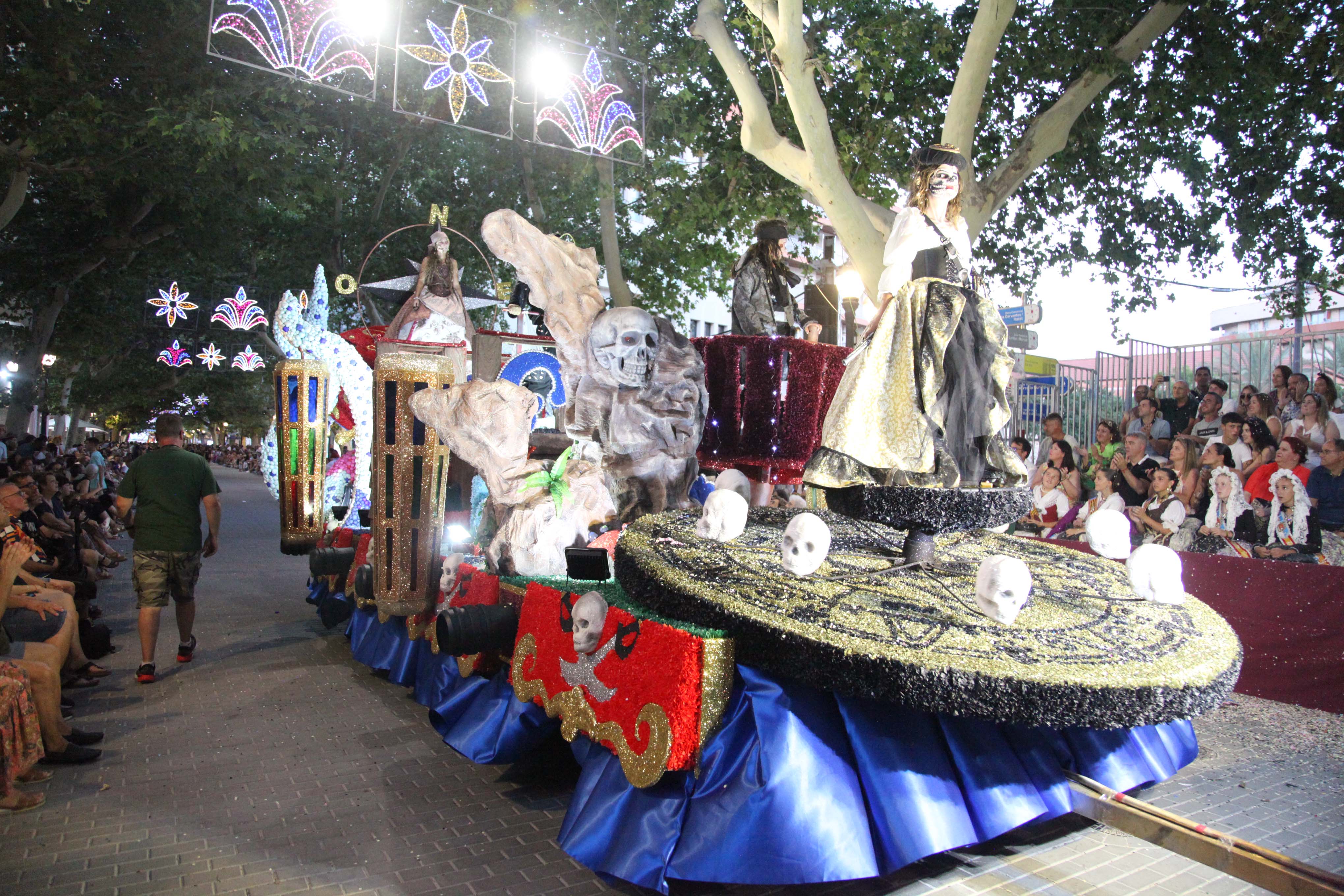 Falla Campaments, noveno premio de Carrozas 2023.