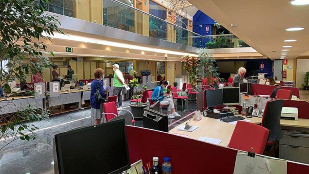 El horario de atenció presencial es solo por las mañanas, entre las 09:00 horas y las 14:00 horas.