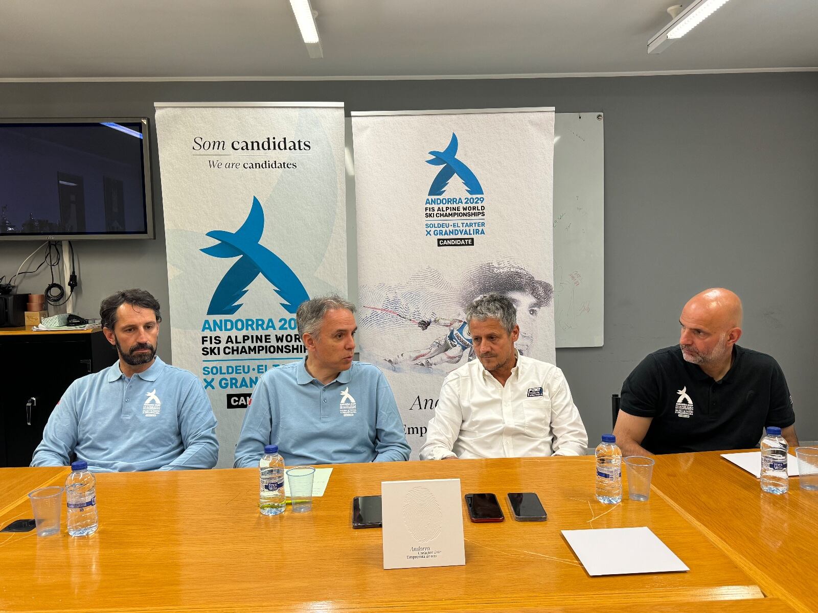 Santi López, David Hidalgo, Carles Visa i Marc Mitjana, a la seu de la FAE