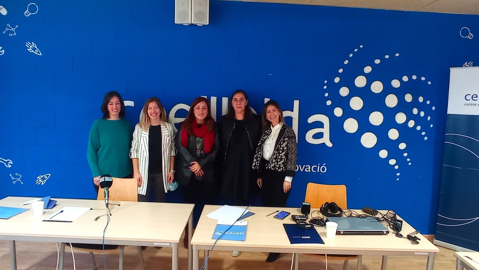 D&#039;esquerra a dreta: Erika Marfil, Laia Navarra, Helena Martínez, Mercè March, Maria Izcara