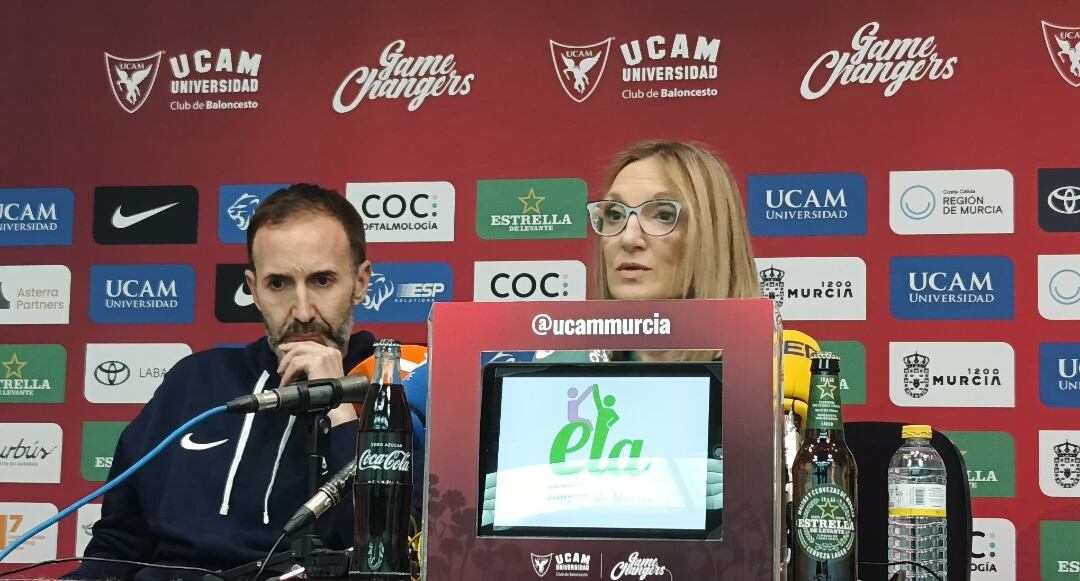 Elisa Motellón, presidenta de Asociación ELA Región de Murcia, junto a Sito Alonso