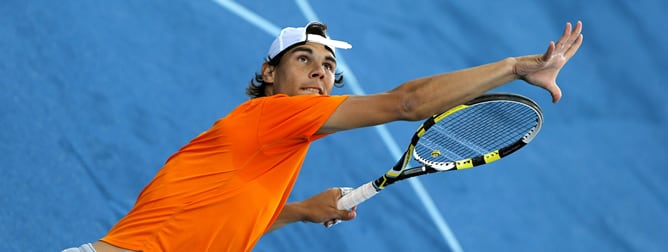 El tenista español Rafael Nadal durante el entrenamiento efectuado hoy en las instalaciones de la Caja Mágica, de preparación para el Masters 1000 de Madrid