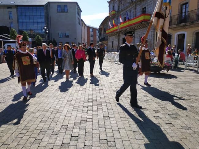 Los pedáneos, junto a la corporación, acuden a la misa de Acción de Gracias