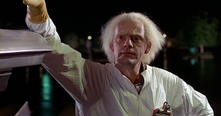 Doc Brown, interpretado por el actor Christopher Lloyd, en un fotograma de &#039;Regreso al futuro&#039;.