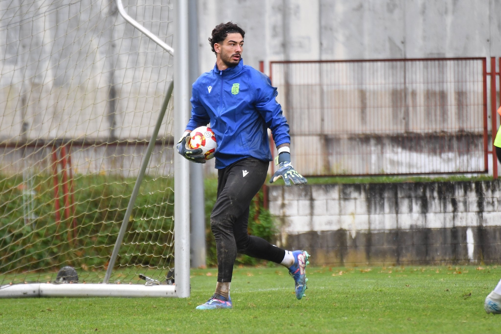 Toni Fuidias entrenando ayer con el Efesé