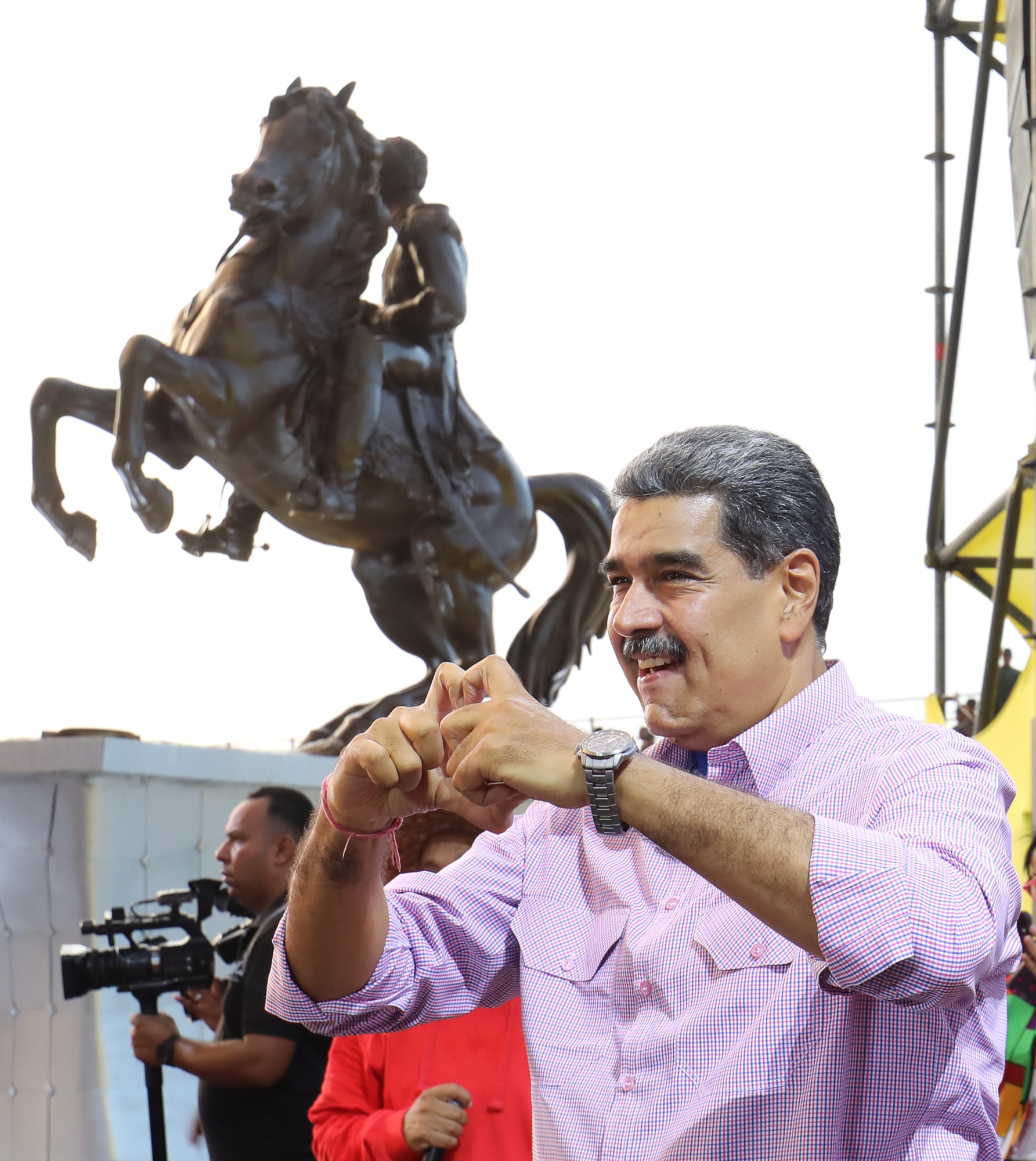 Fotografía cedida por Prensa Miraflores del presidente de Venezuela, Nicolás Maduro durante un acto de gobierno, en La Guaira (Venezuela)