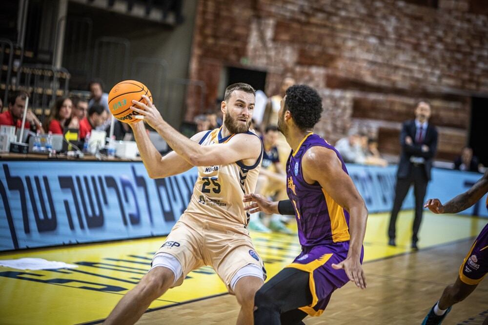Jelínek esta temporada ante Hapoel