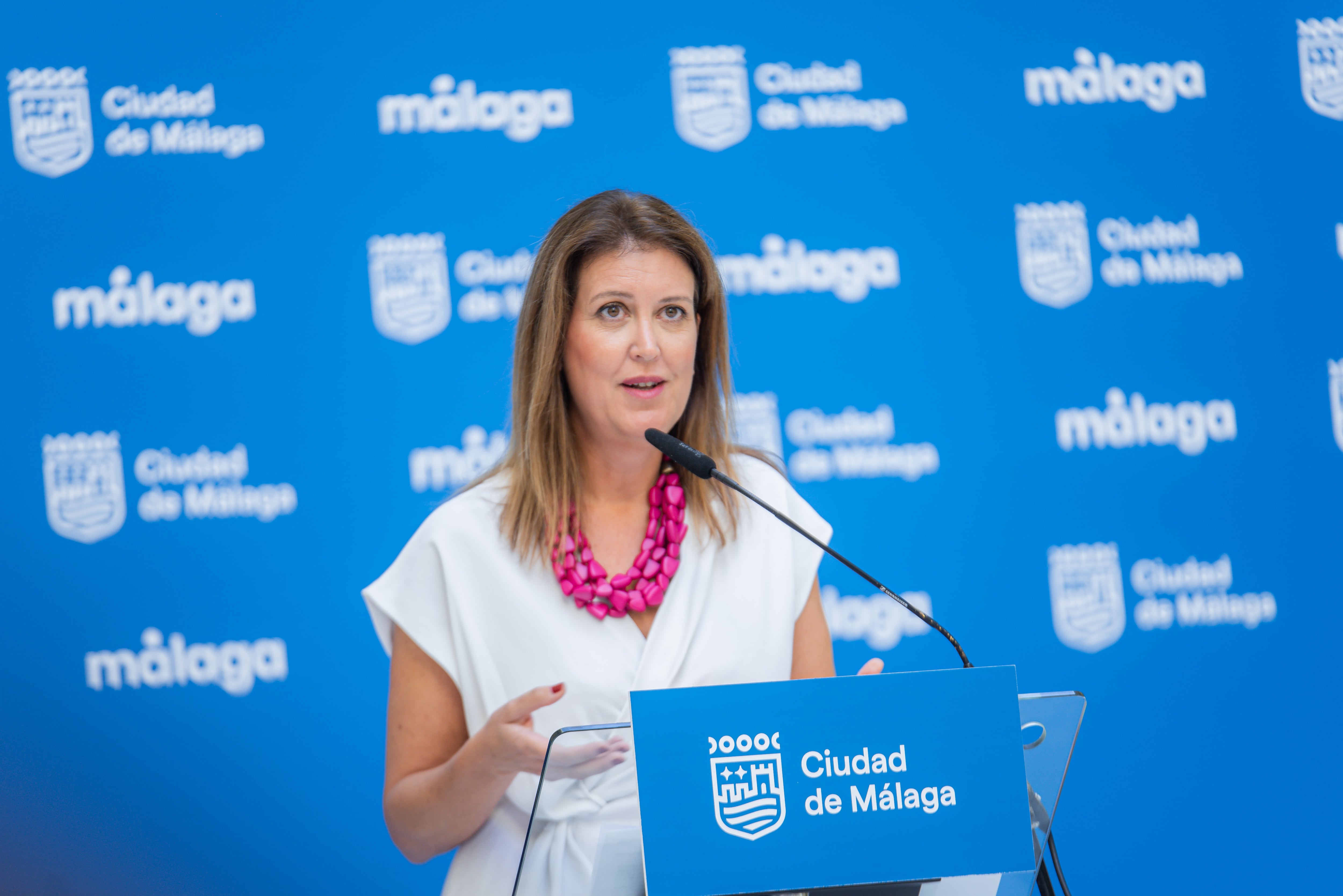 La concejala de Urbanismo del ayuntamiento de Málaga, Carmen Casero, durante la presentación de la modificación del PGOU para limitar la proliferación de viviendas turísticas (Ayuntamiento de Málaga).