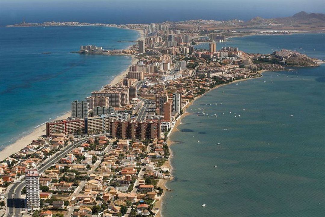 La Manga del Mar Menor desde el aire