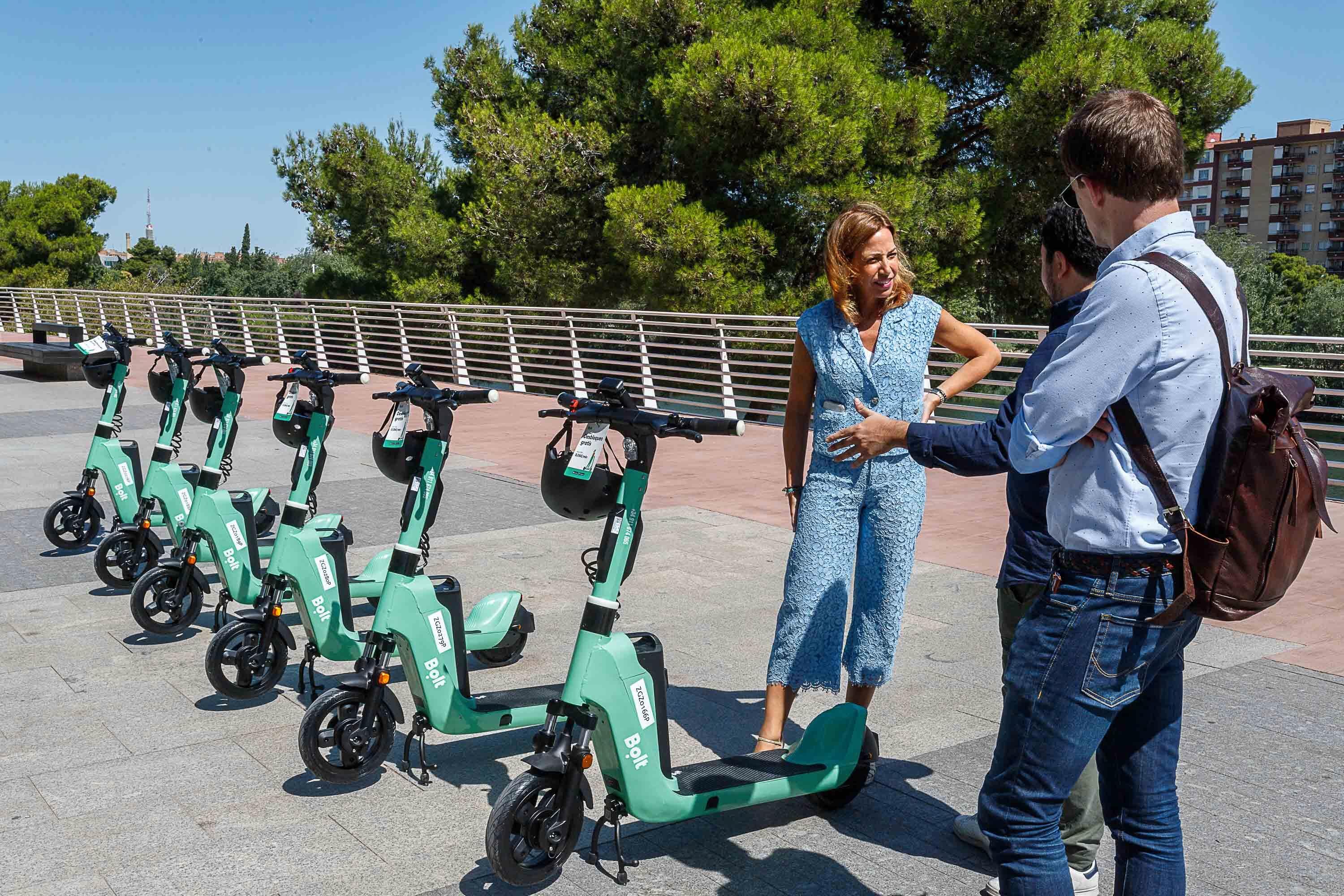 Presentación de los patinetes Bolt en Zaragoza, a cargo de la Natalia Chueca, Teniente Alcalde de Movilidad del Ayuntamiento de la ciudad