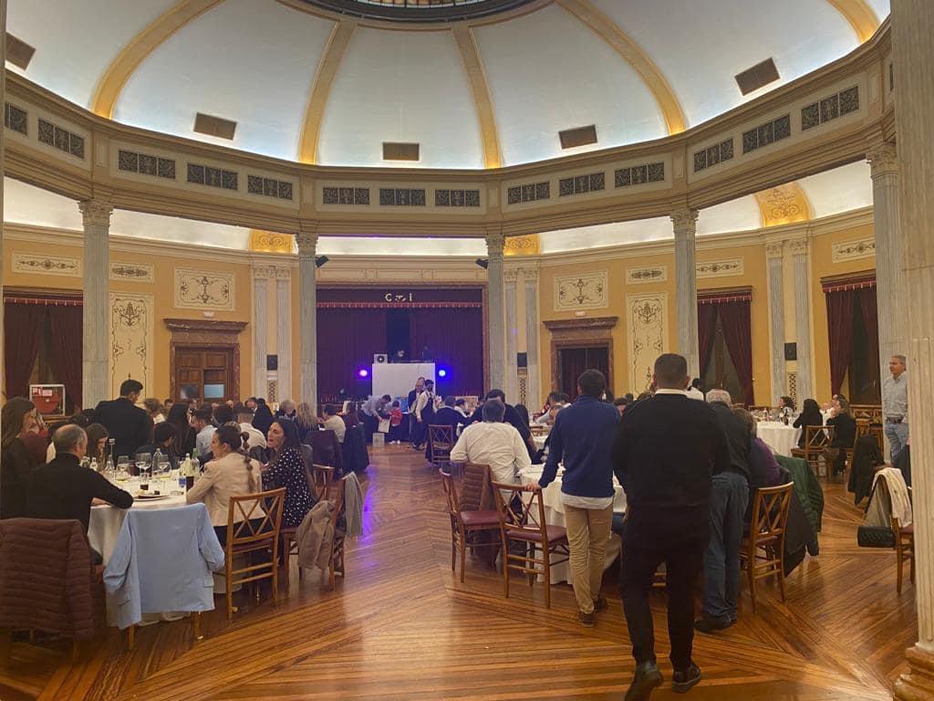 Cena benéfica de filà Almogávares de Alcoy en el Círculo Industrial