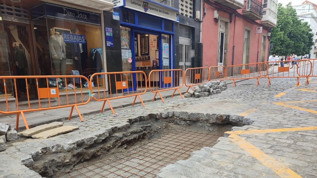 Reparación exprés del socavón de la calle Rubalcava, que abrirá al tráfico la próxima semana