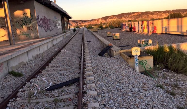 Imagen de la estación de San Martín de la Vega cerrada en 2012