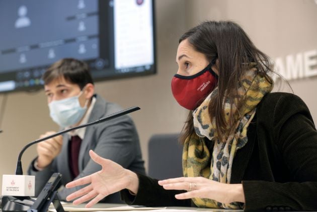 Borja Sanjuán, concejal de Hacienda, y Elisa Valía, concejala del Ciclo Integral del Agua