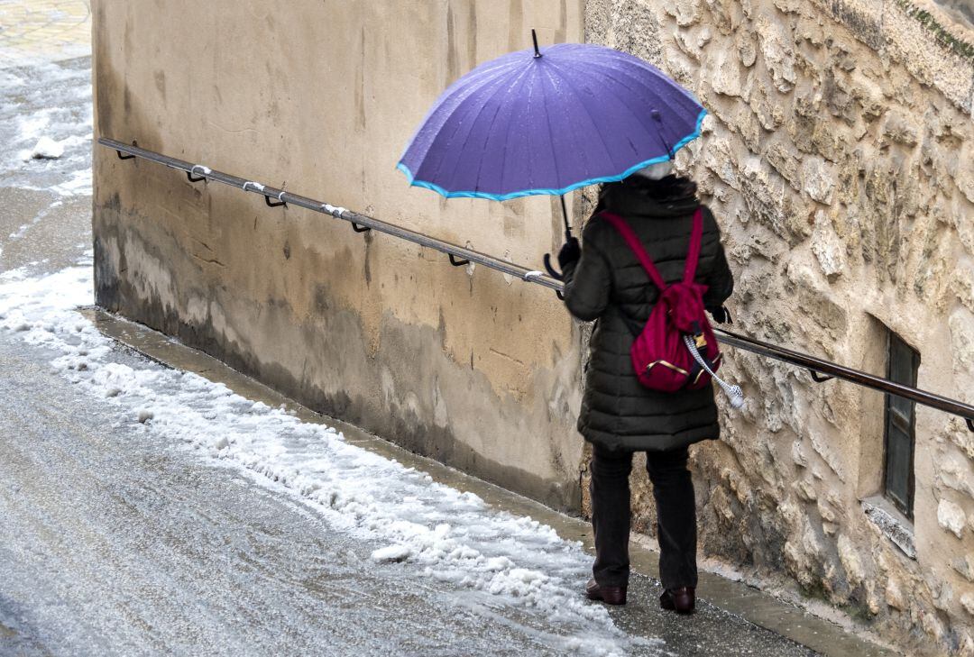 Un ciudadano por las calles de Bocairent 