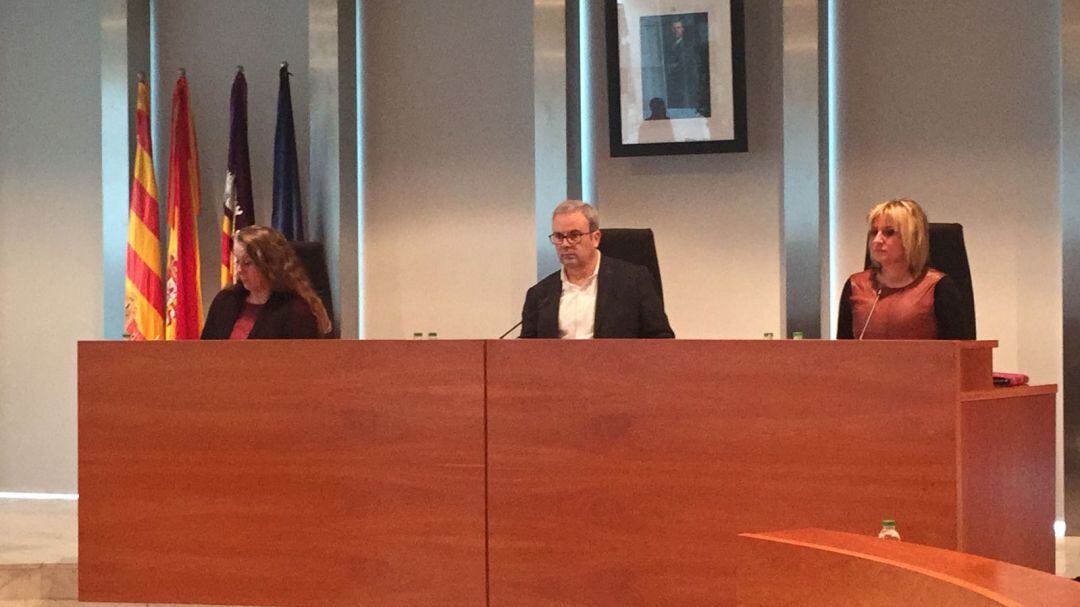 Imagen de archivo de un pleno del Consell de Ibiza