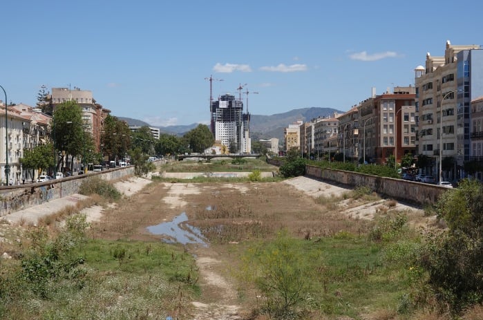 Imagen del cauce del río Guadalmedina (Málaga). Omau.