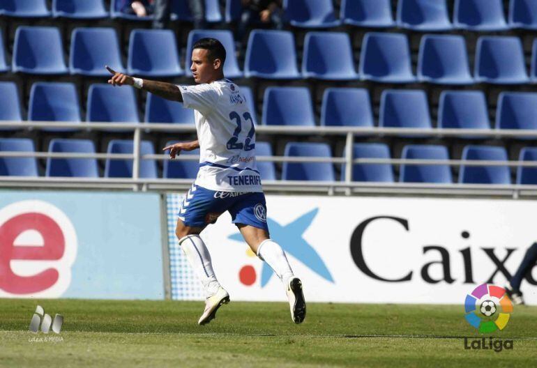 Nano marcó por partida doble en la victoria blanquiazul