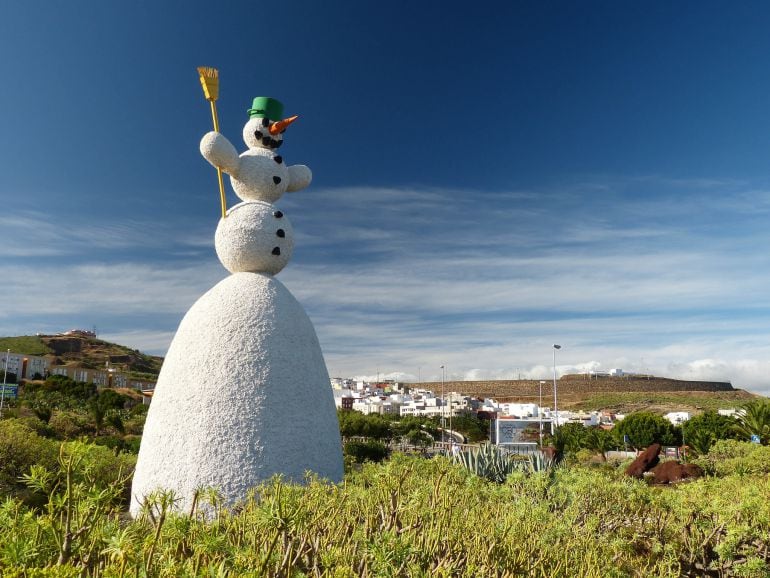 El &#039;muñeco de nieve&#039; en el ranking de las rotondas &quot;más feas&quot; de España