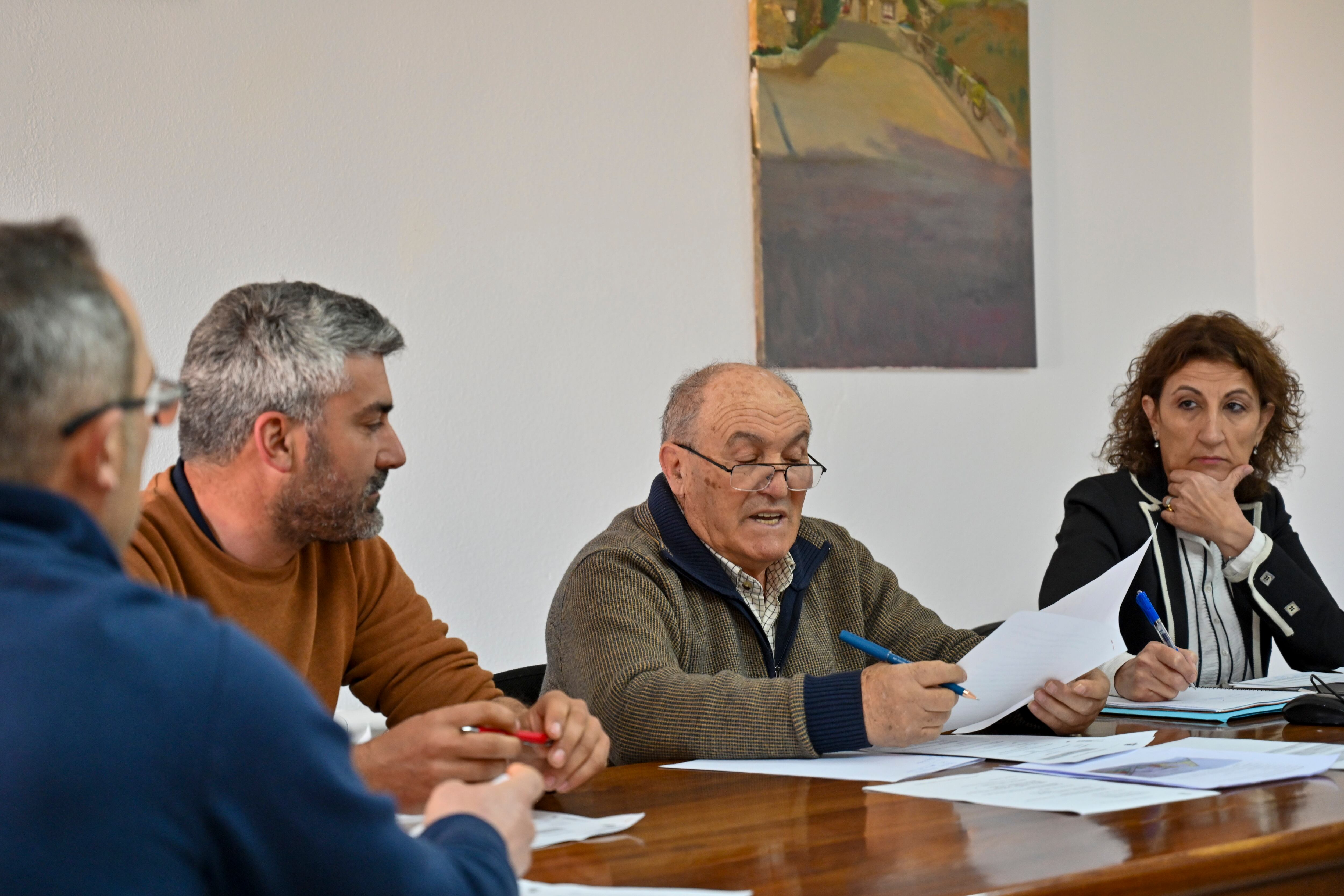 HONTORIA DE CERRATO (PALENCIA), 25/03/2025.- El pleno del ayuntamiento de Hontoria de Cerrato (Palencia) vuelve a rechazar la propuesta de la ARMH y de los familiares de Antonio García Hevia, asesinado en el campo de concentración nazi de Mauthausen-Gusen en 1941, de colocar un adoquin conmemorativo en una calle del pueblo. EFE/ Almudena Alvarez.