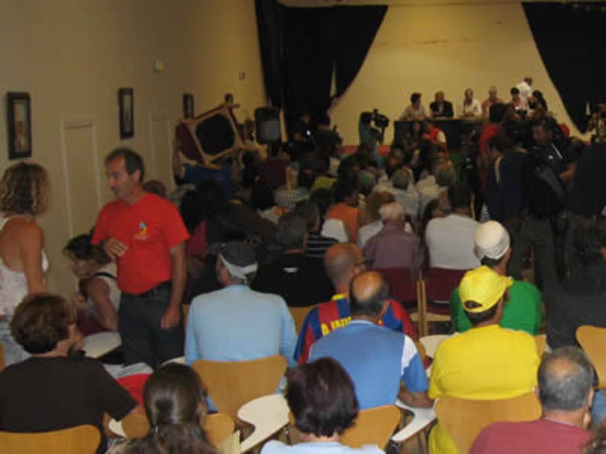 Los vecinos de La Restinga no podrán volver a sus casas de forma permanente