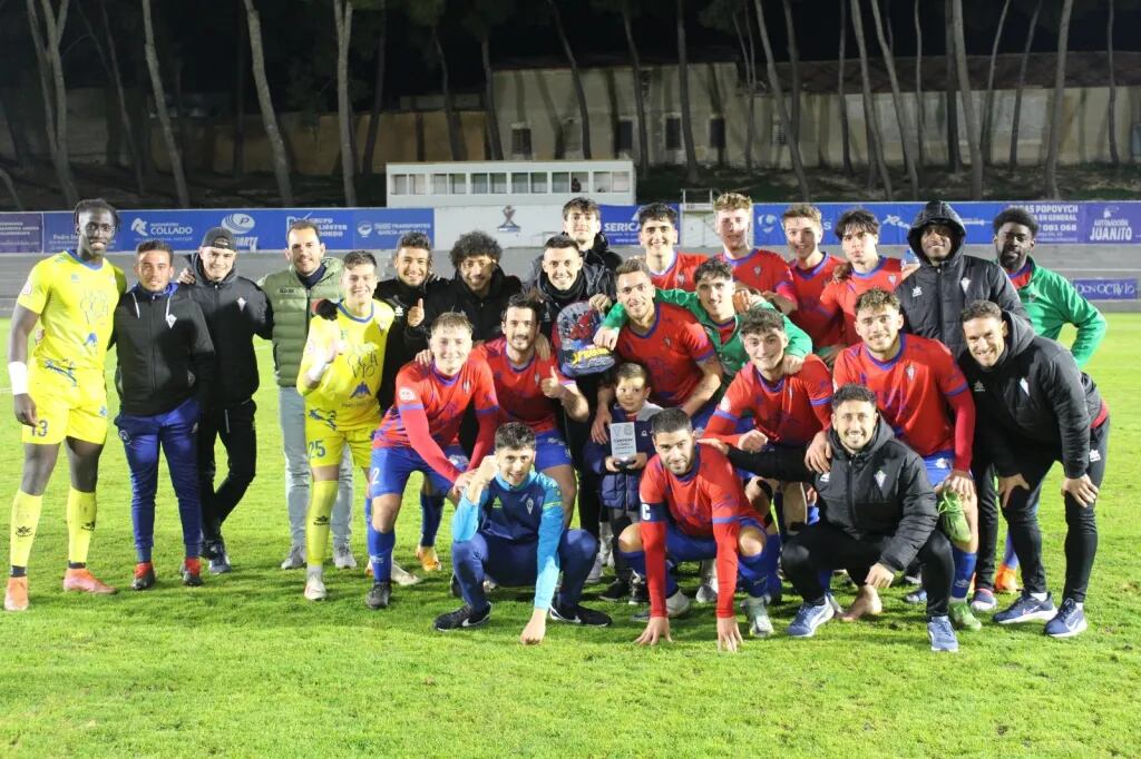 El CP Villarrobledo se queda con celebra la victoria en la II edición del Trofeo Don Octavio