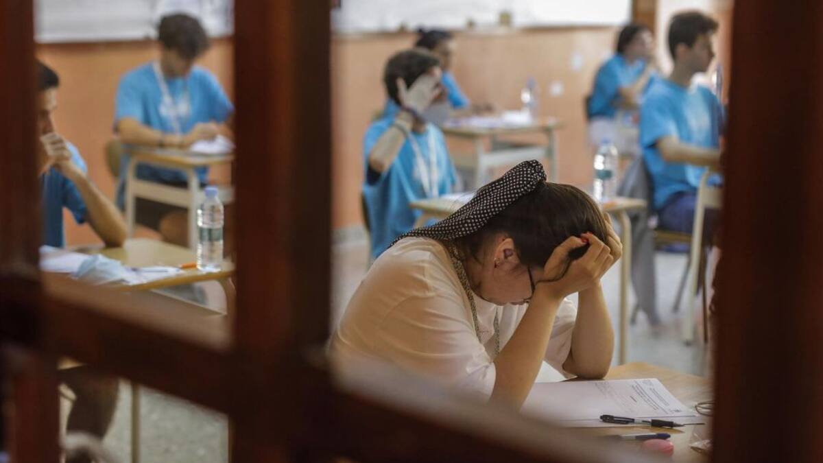 Entrevista a Lola Blanco, presidenta de las ANPAS de centros públicos (22/4/2021)