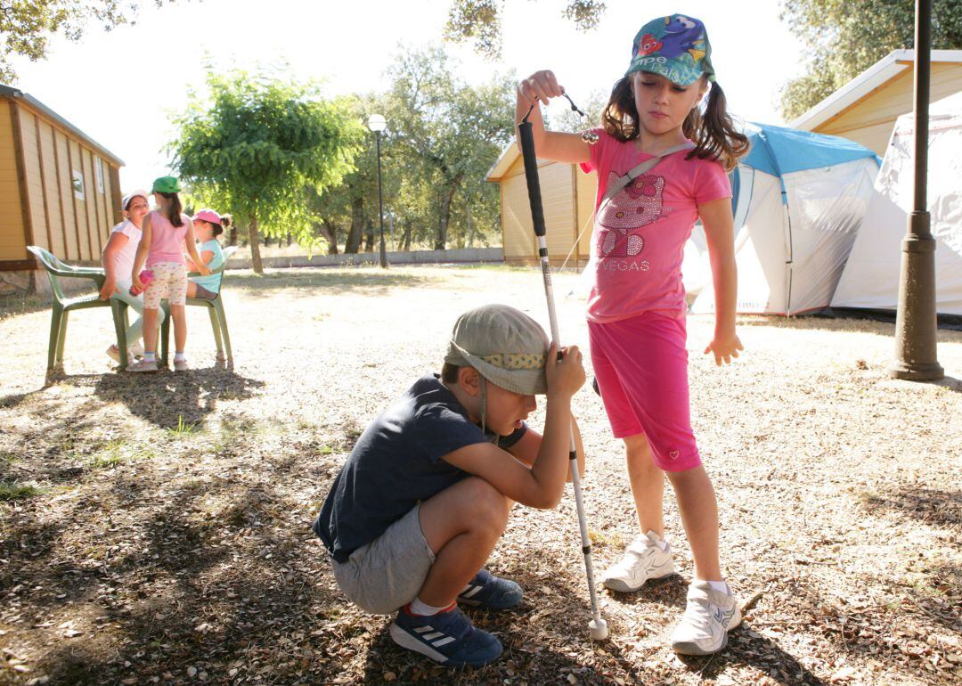 Niños en el campamento inclusivo