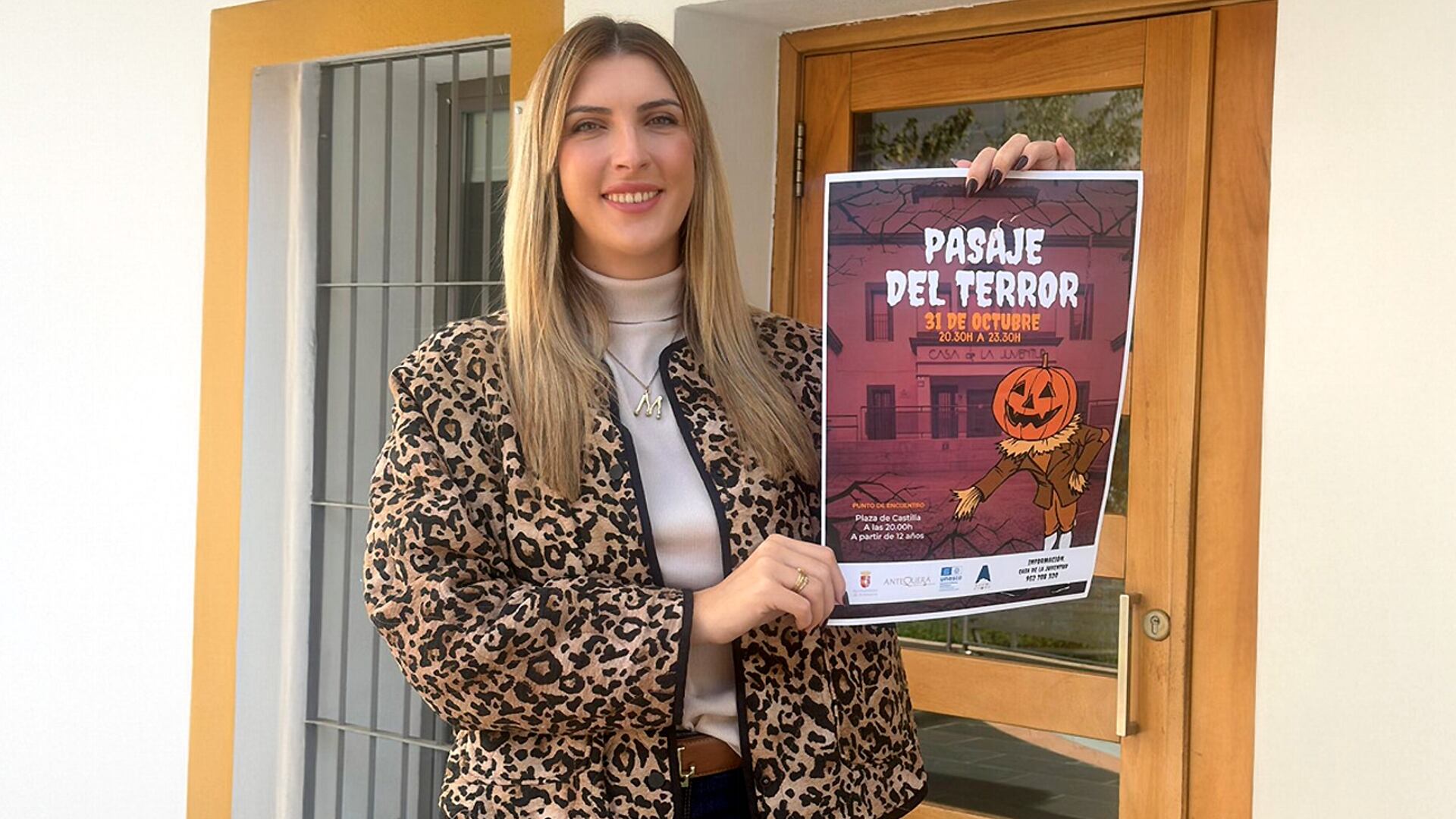Presentación del Pasaje del Terror de Antequera por parte de la concejala de Juventud, Marta González