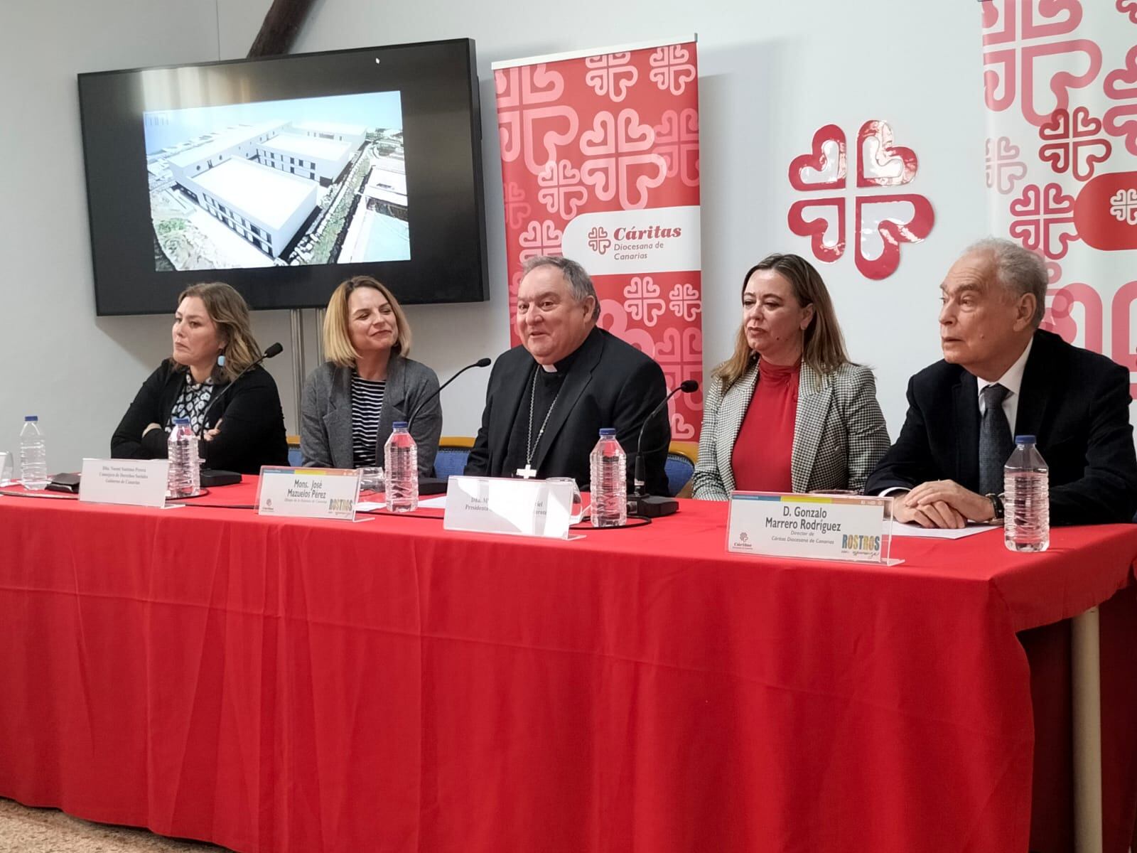 Autoridades asistentes a la presentación.