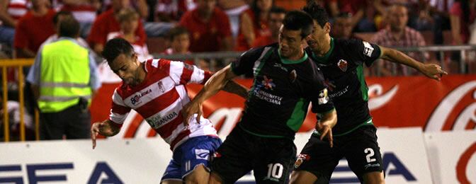 Elche y Granada pugnan por un puesto en Primera