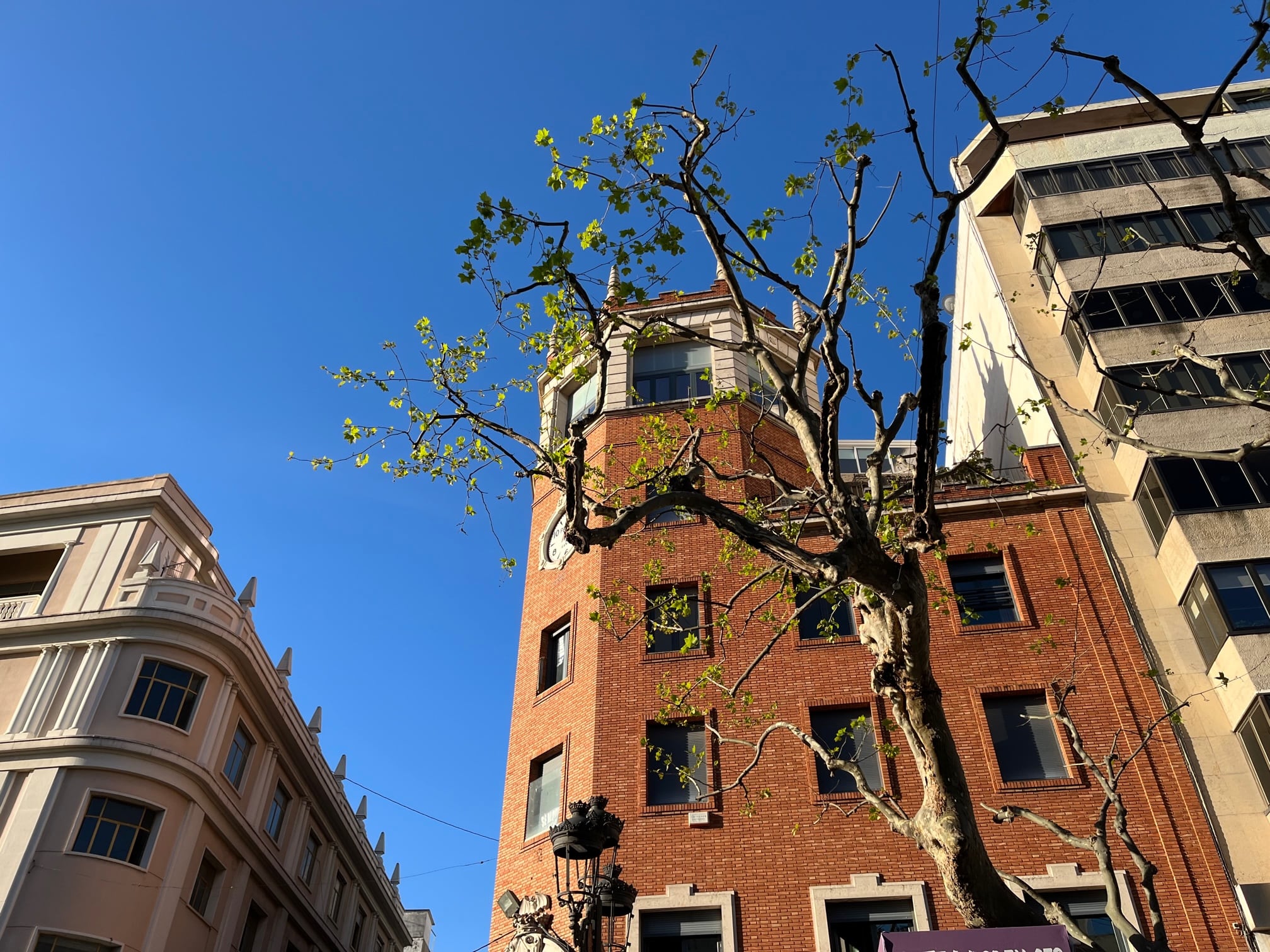 Calor y cielos despejados en Gandia en este abril