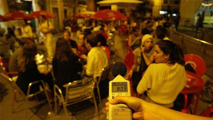 Olga: "Los ruidos del bar de abajo me impiden llevar una vida normal"