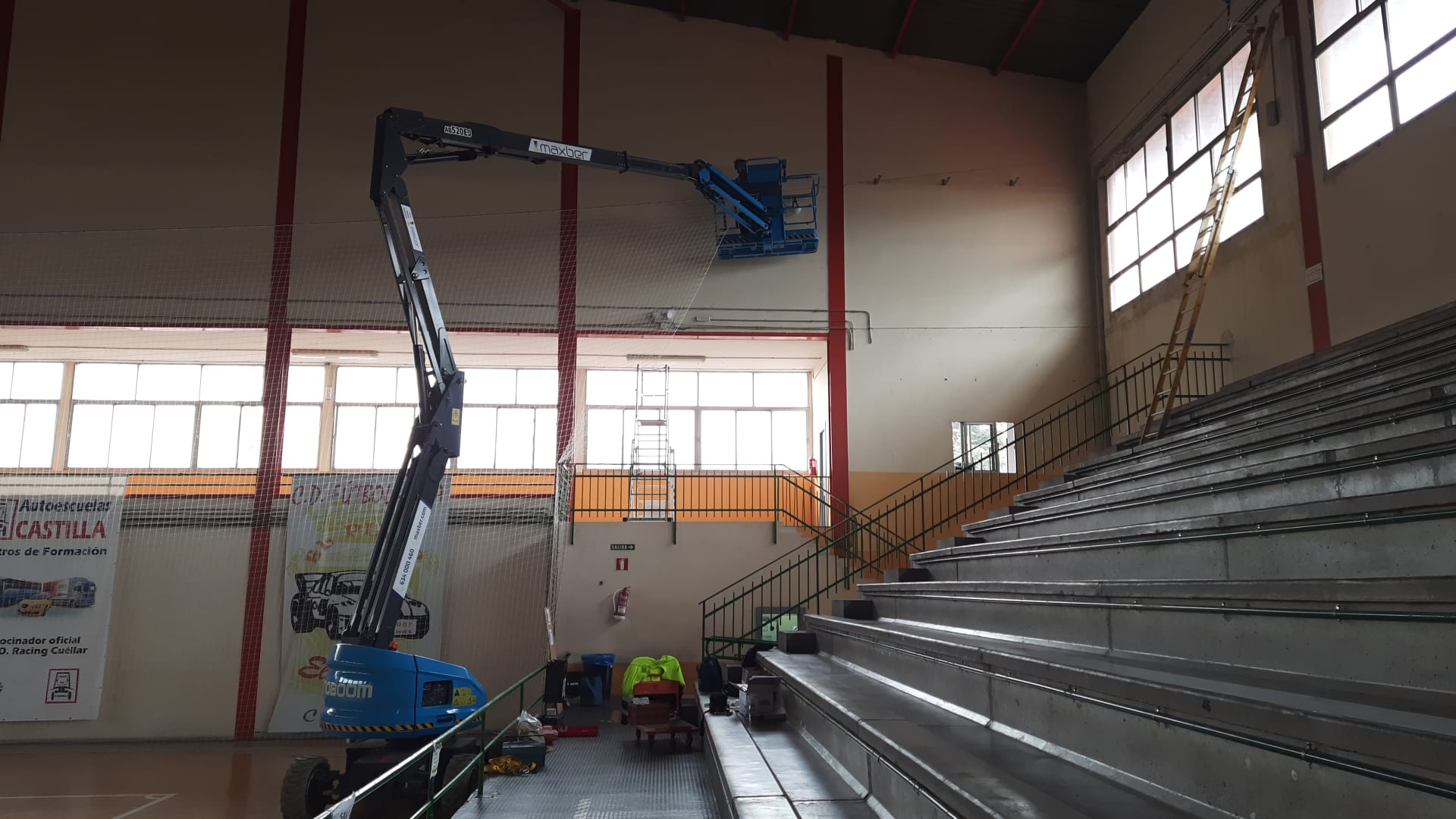 Trabajos de mejora de la instalación eléctrica en el pabellón de Cuéllar