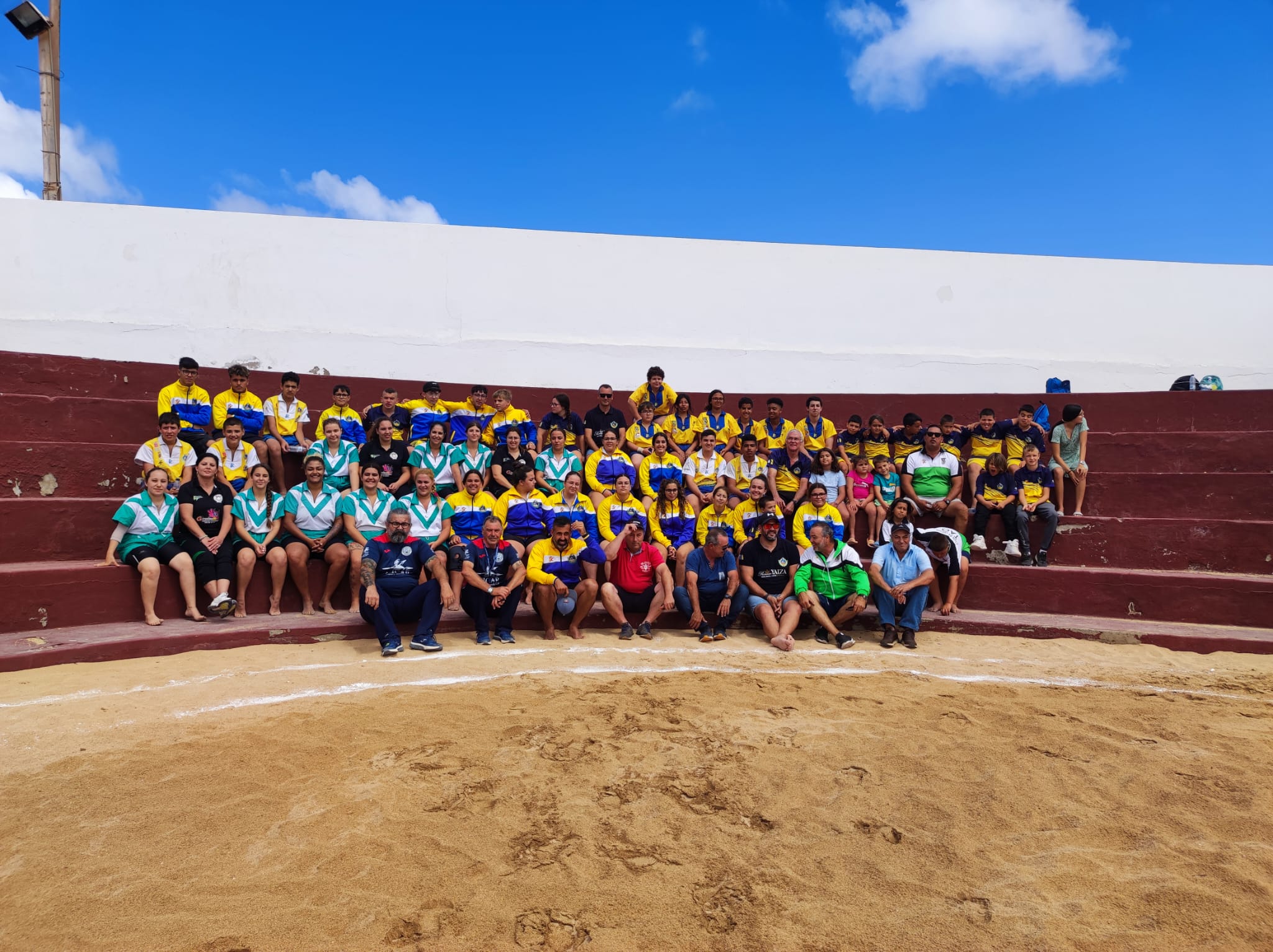 Participantes en el encuentro de Lucha Canaria.