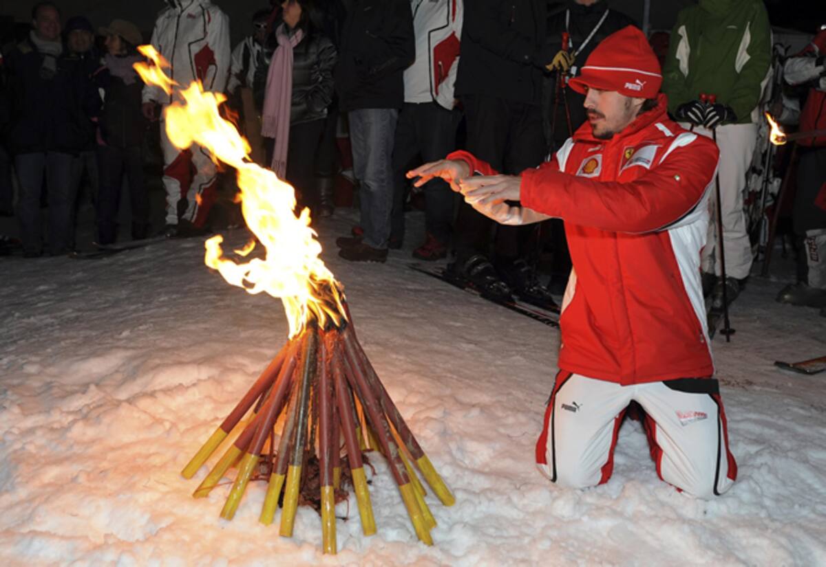 Alonso hace 'magia' con el fuego