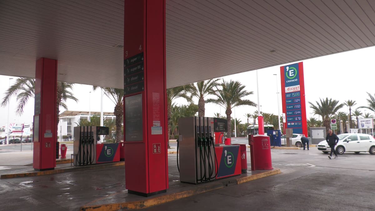 Las tensiones en Oriente Medio provocan la subida de los carburantes en Elche