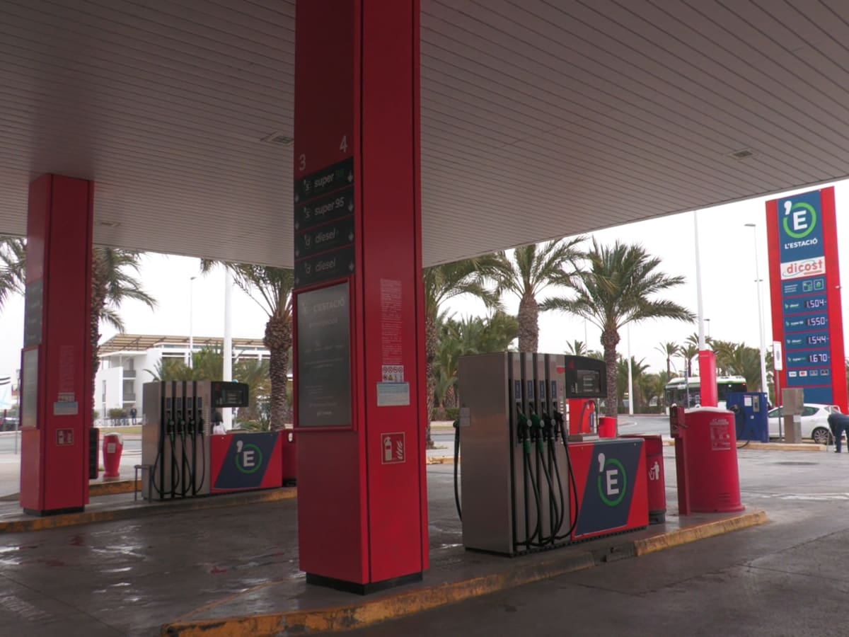 Las tensiones en Oriente Medio provocan la subida de los carburantes en Elche