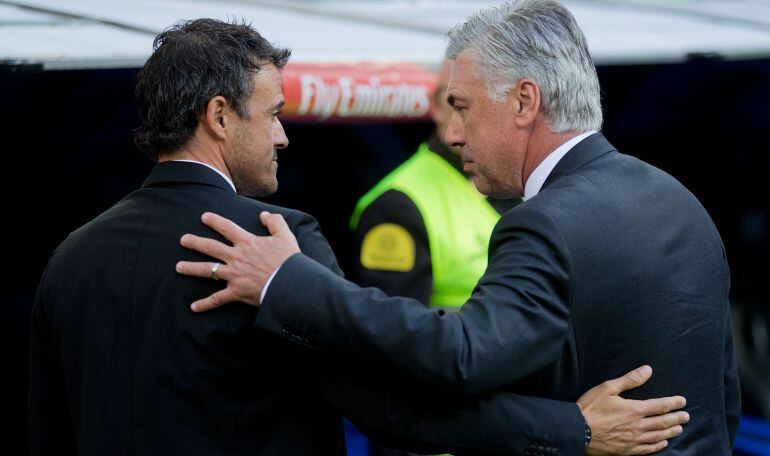 Ancelotti y Luis Enrique se saludan