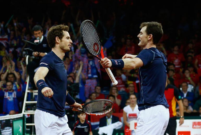 Andy Murray y Jamie Murray en el partido de dobles ante Bélgica.