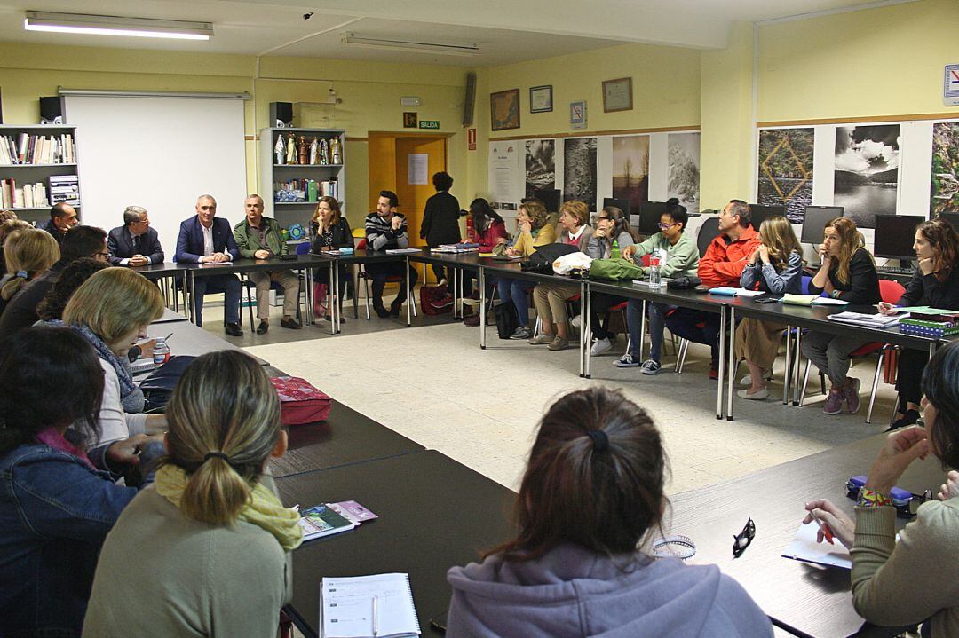 Imagen de la reunión del claustro del colegio Agapito Marazuela