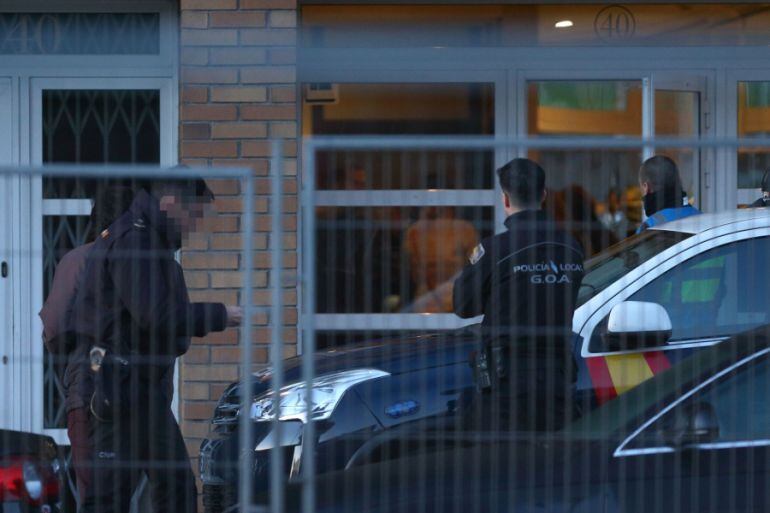 El portal de la Avenida de Madrid donde se registró el suceso