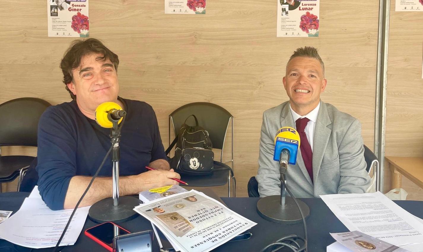 Mario Romero durante la entrevista,