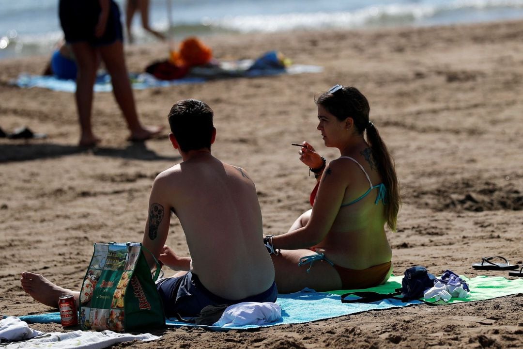 Fumadores en la playa