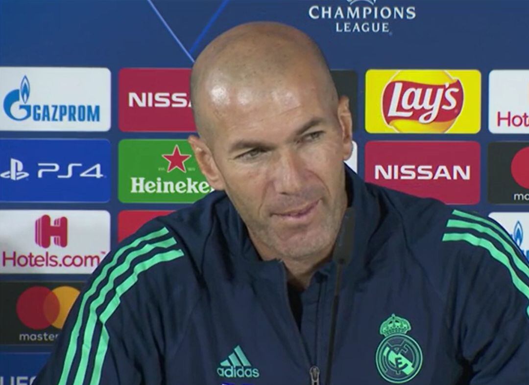 Zinedine Zidane durante la rueda de prensa previa al partido ante el Club Brujas.